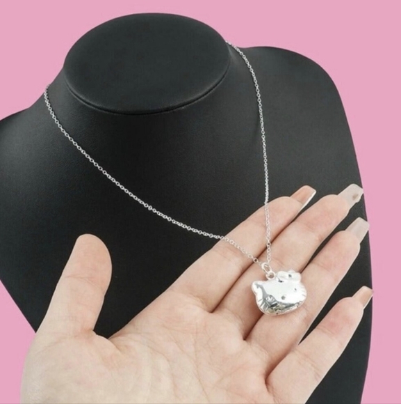 Hello Kitty Locket Necklace - Picture 4 of 7